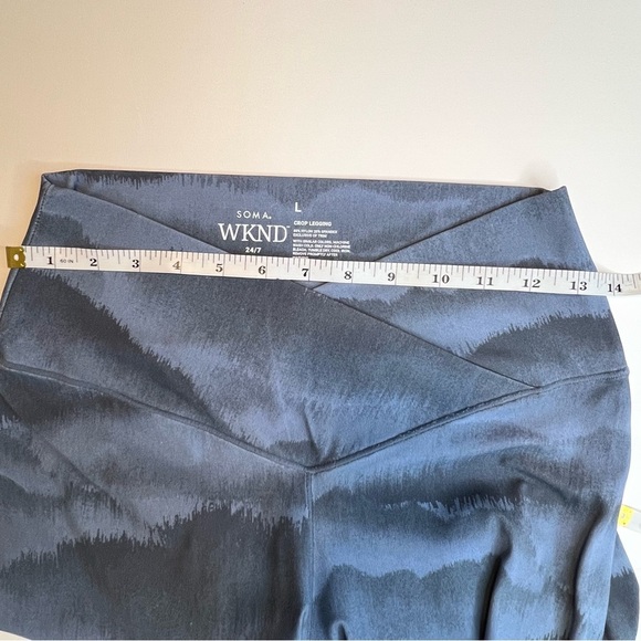 SOMA WKND 24/7 Women’s Blue Print Cropped Leggings Crossover Waist Size L - Picture 7 of 8